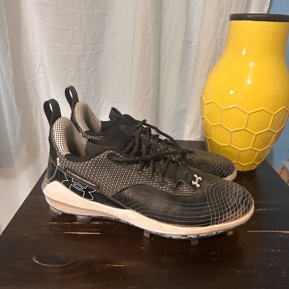 Under Armour Hovr Men’s Baseball Cleats. Sz 12. Metal And Molded Spikes. EUC - Picture 1 of 8